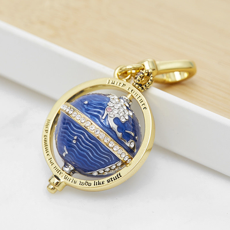 'Tellurian' Retro Aesthetic Charm