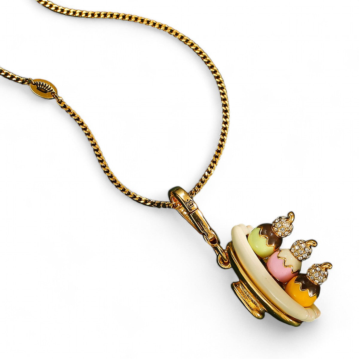 'Banana Boat' Retro Aesthetic Charm