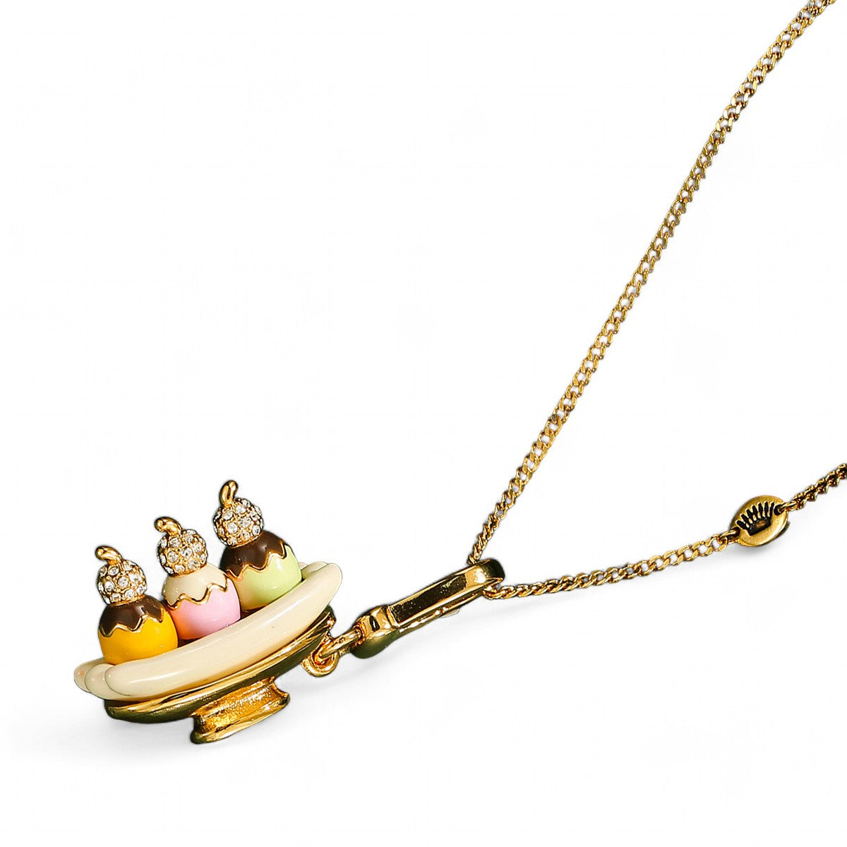 'Banana Boat' Retro Aesthetic Charm