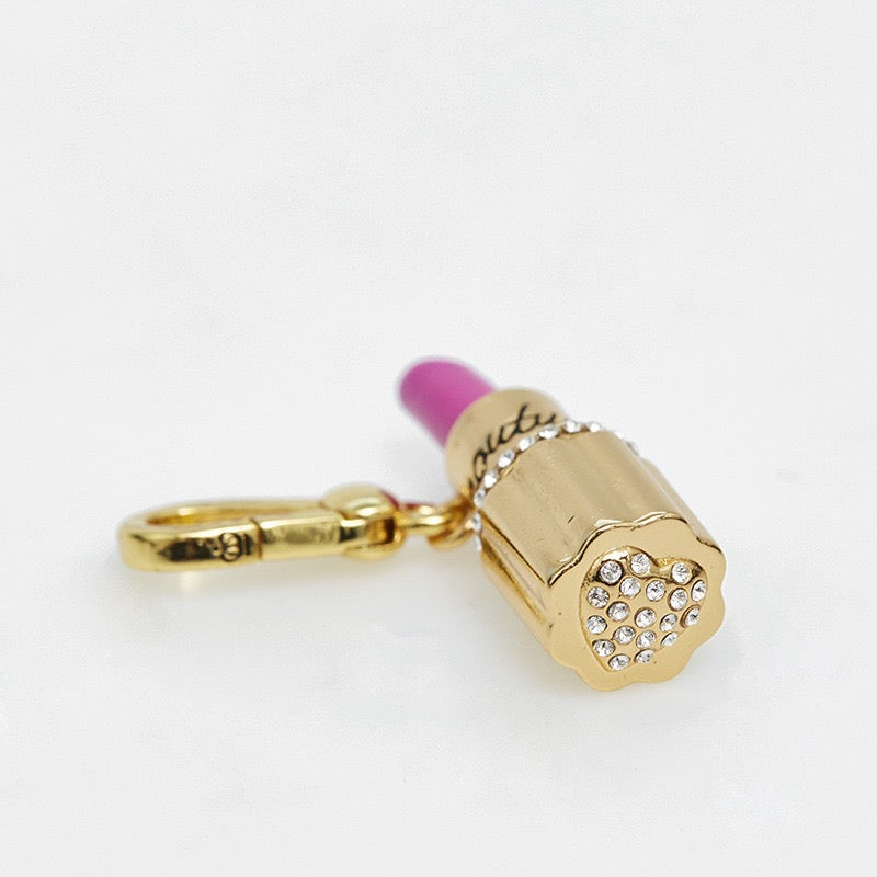 'Just One More Lipstick' Retro Aesthetic Charm