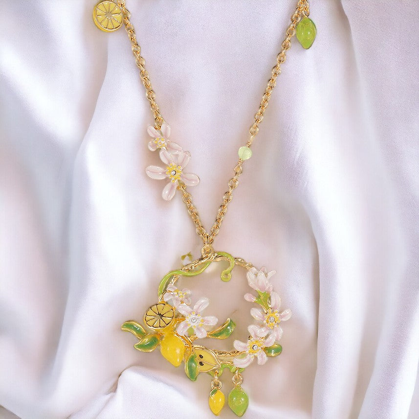 Vanilla Fresh Lemon Garland Clavicle Necklace