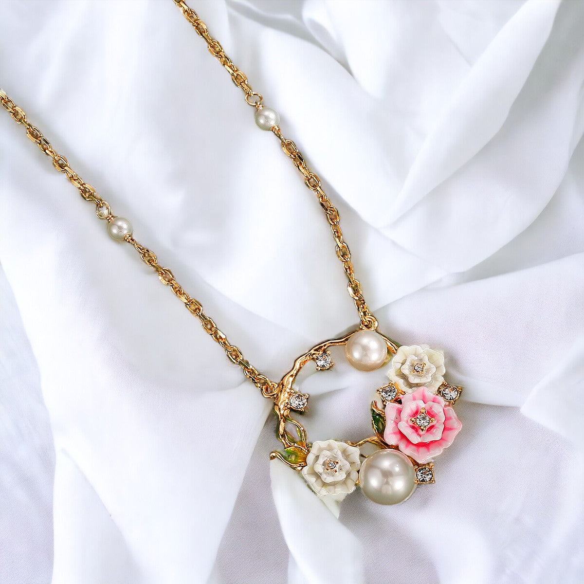 Roses and Pearls Blossom Clavicle Necklace